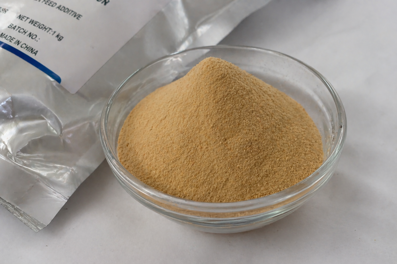 Natural Alternatives to Antibiotics in Feed | Best Non-Antibiotic Feed Additives for Growth, Gut Health & Better FCR